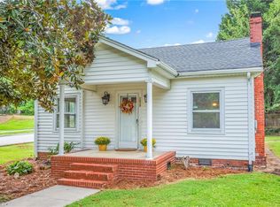 1012 Holton Pl, High Point, NC 27262