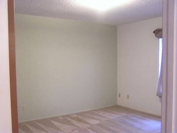 4th image of 904 N Garfield Ave