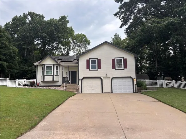 1100 S 14th St, Leavenworth, KS 66048