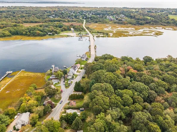 55 Lafayette Ave, South Kingstown, RI 02879