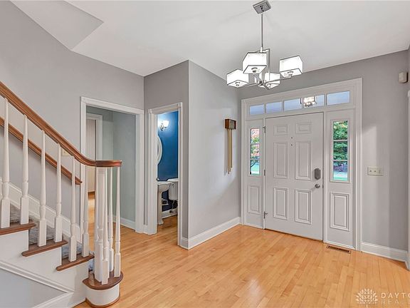 4th image of 102 Stone Creek Dr