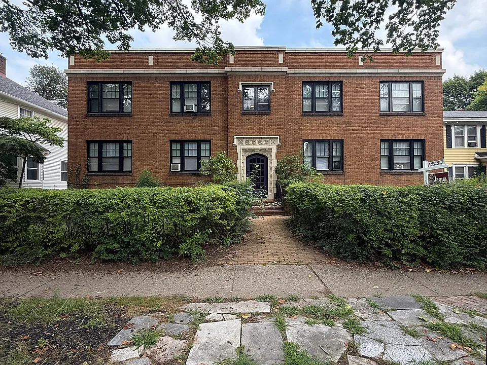 800 W South St #4