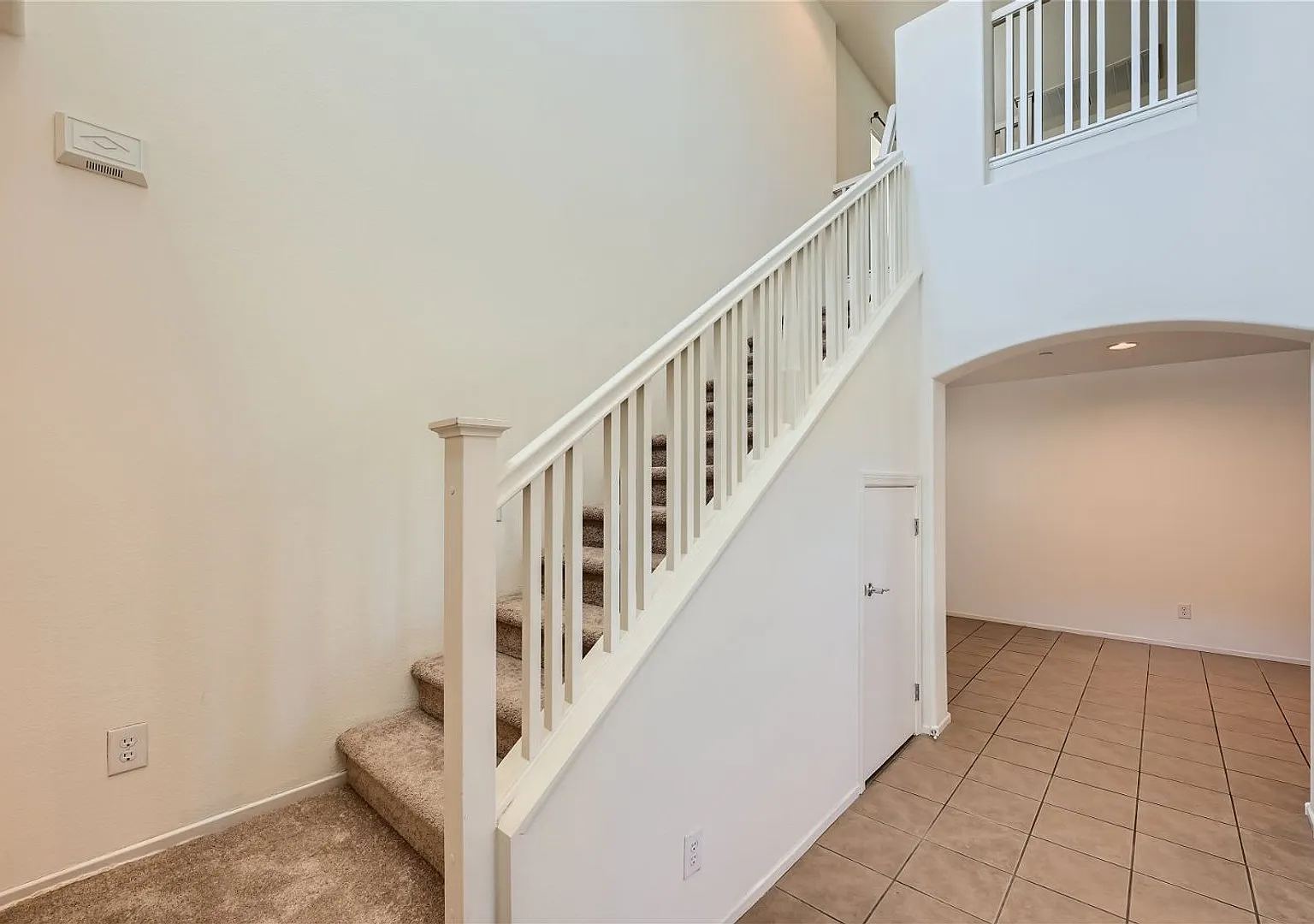 Spacious 2-Story with Loft & Balcony — Photo 3