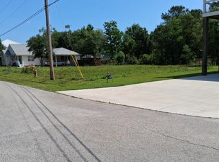 506 Sears Ave, Waveland, MS 39576