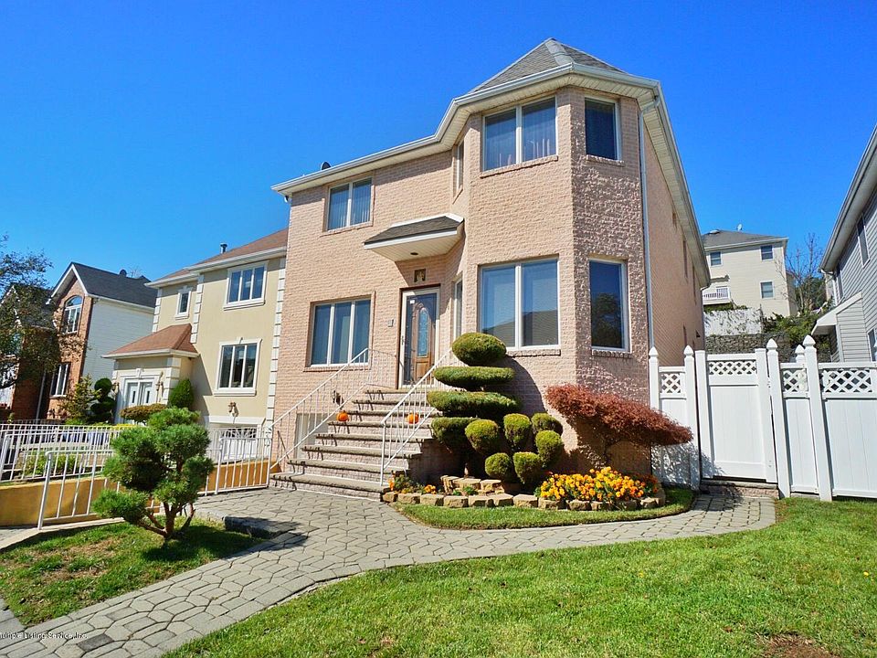 1st image of 76 Greenway Dr