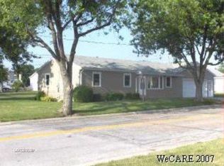 1105 E Benton St, Wapakoneta, OH 45895