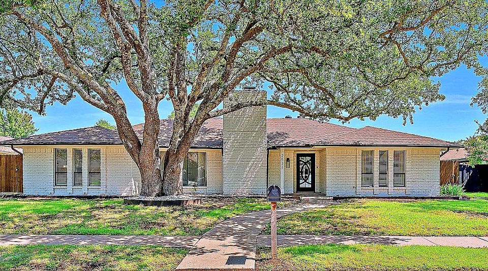 1st image of 2521 Delmar Dr