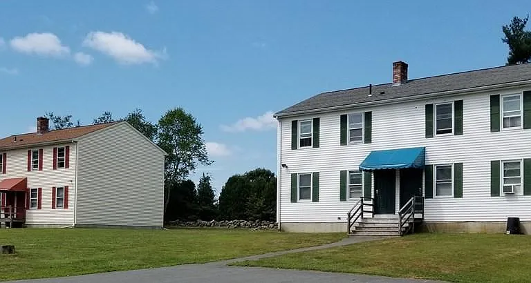 288 Duane Ave — Photo 1