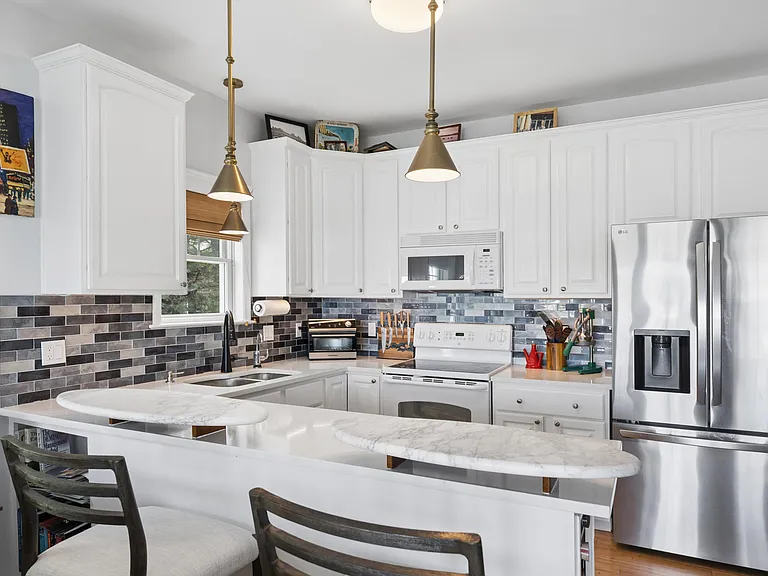 103 Sterling St — Photo 11