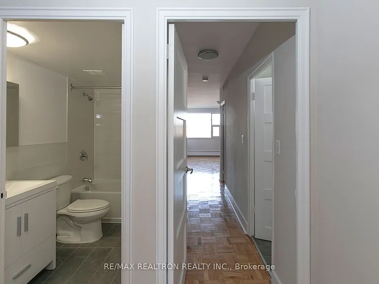 9 Deer Park Cres #1501 — Photo 4