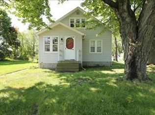 818 Harding St NW, Grand Rapids, MI 49544