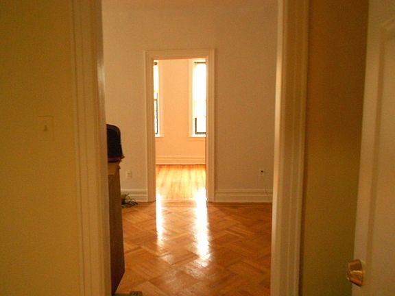 3rd image of 35-23 Crescent St #3F