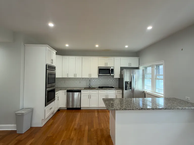10 Greenwich Ave — Photo 7