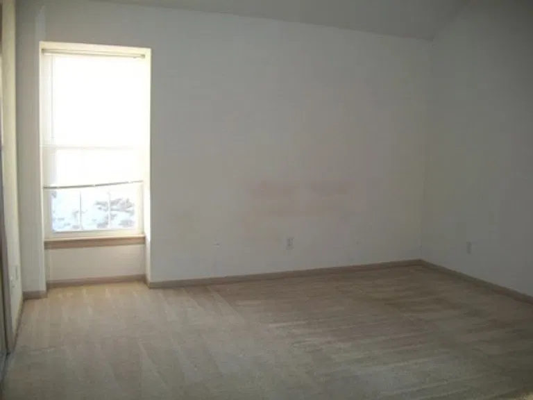 1201 Pebblecreek Dr — Photo 4