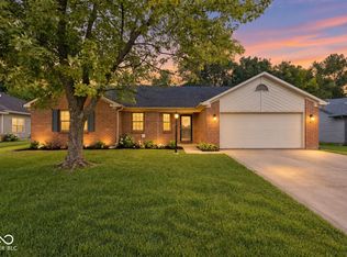 854 Ellington Cir, Greenwood, IN 46143