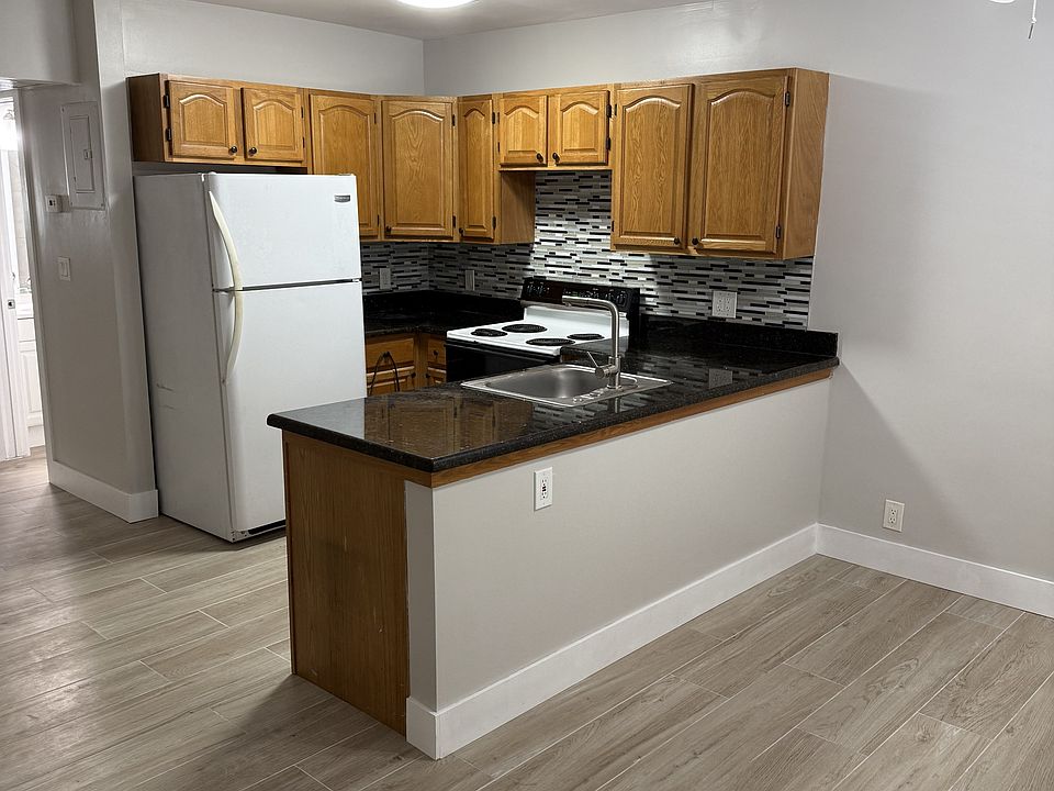 1st image of 3060 NE 13th Ave #7