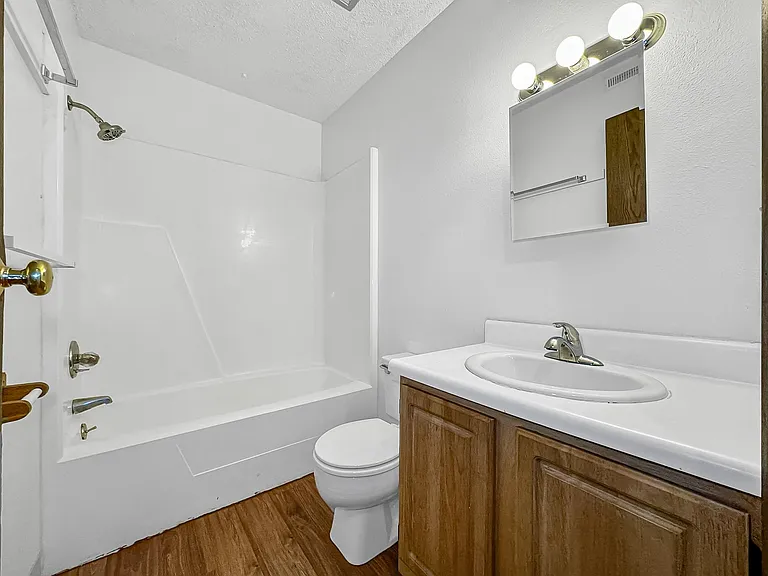 2644 Hunt St #4 — Photo 6