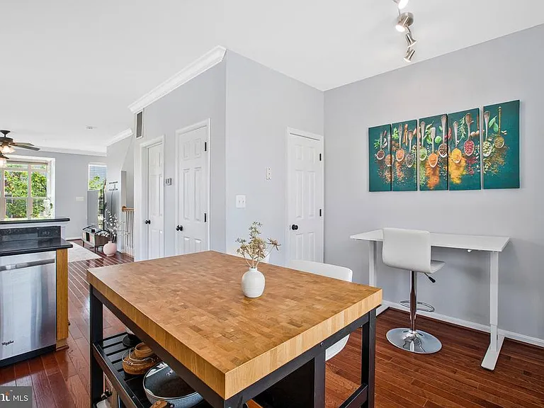 122 Lloyd St #211 — Photo 39