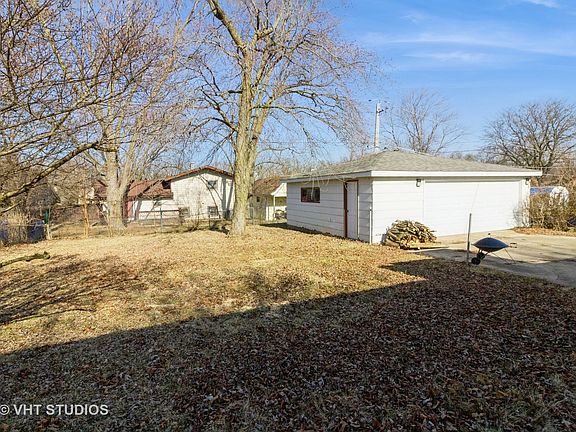 2nd image of 1321 Devonshire Dr