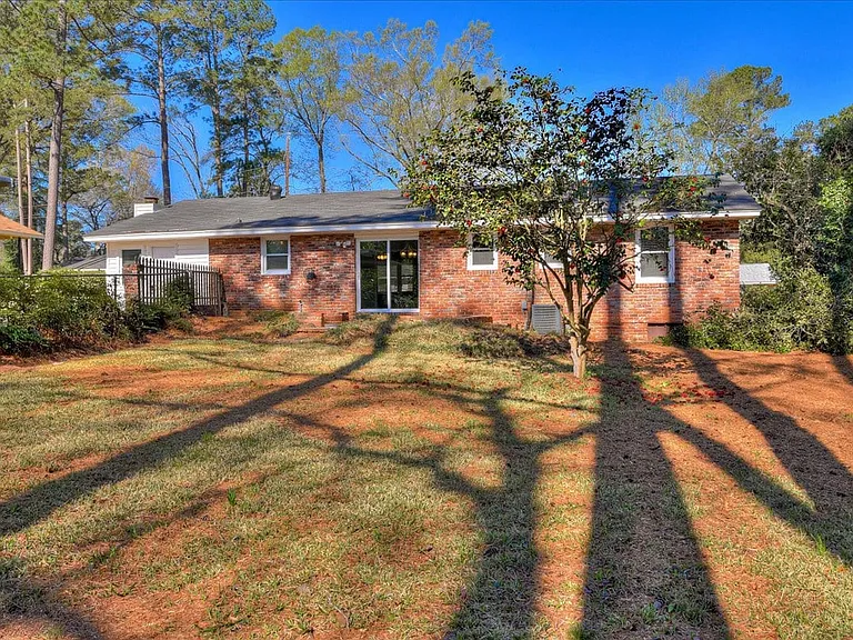 1202 Oakdale Rd — Photo 24