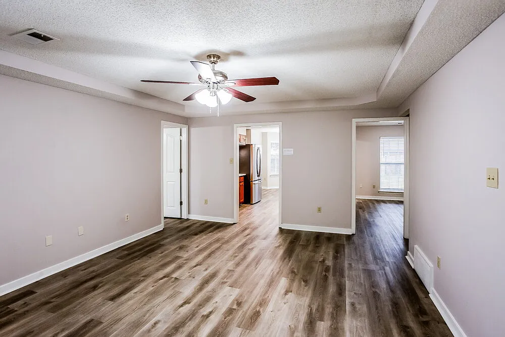 3 bed, 2.0 bath, 1765 sqft, $1,950 — Photo 4