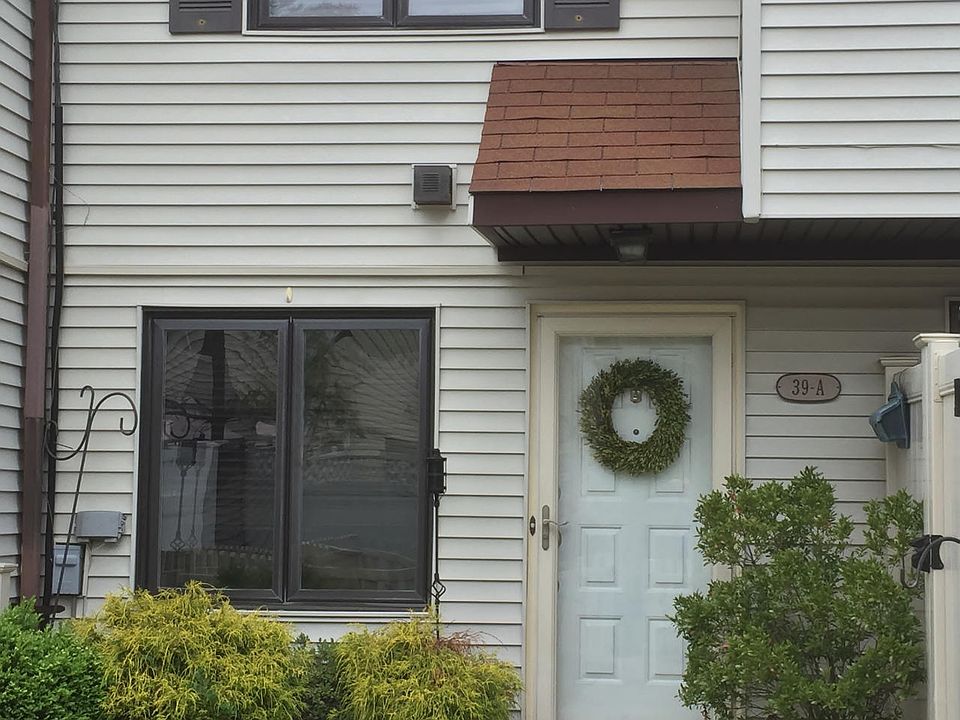 1st image of 39 Bunnell Ct #A