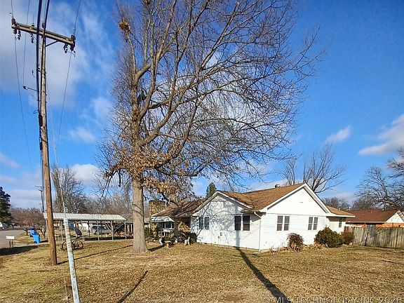 2nd image of 722 SW 4th St