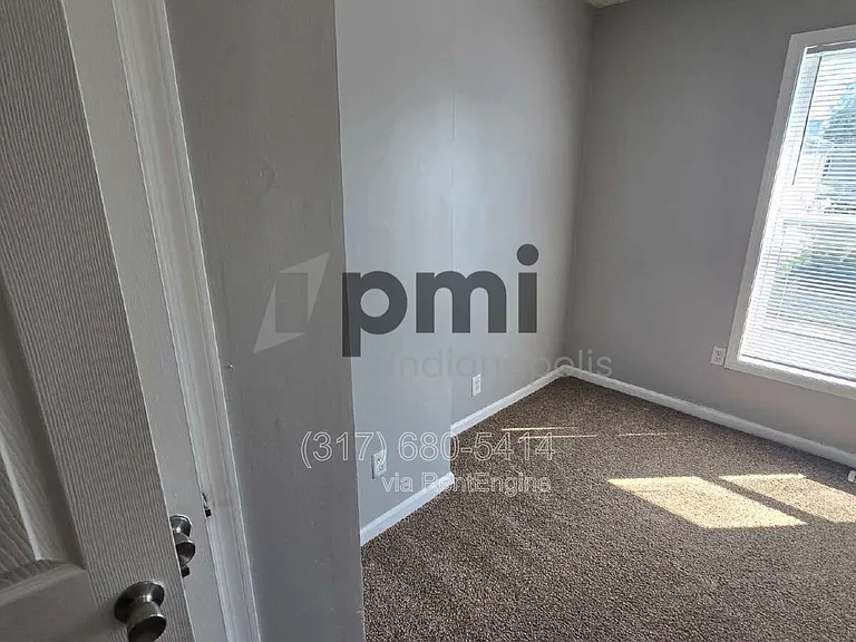 153 S Cypress Ave — Photo 35