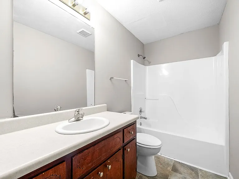 Northeast Dr -3884 — Photo 14