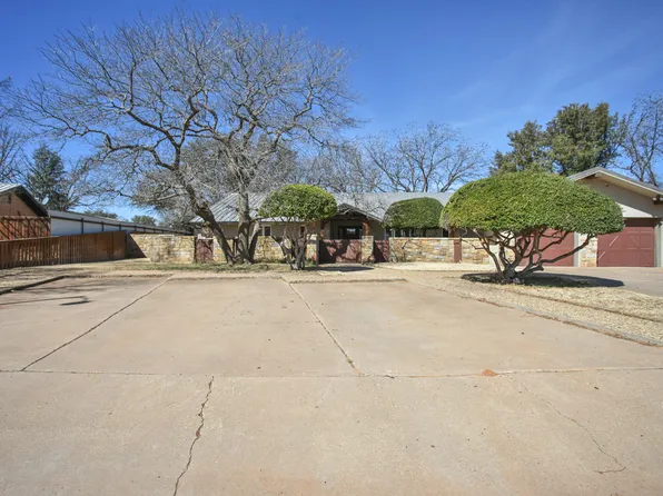 1607 E Paseo Cir, Brownfield, TX 79316