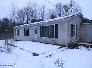 324 S Hilton Park Rd, Muskegon, MI 49442