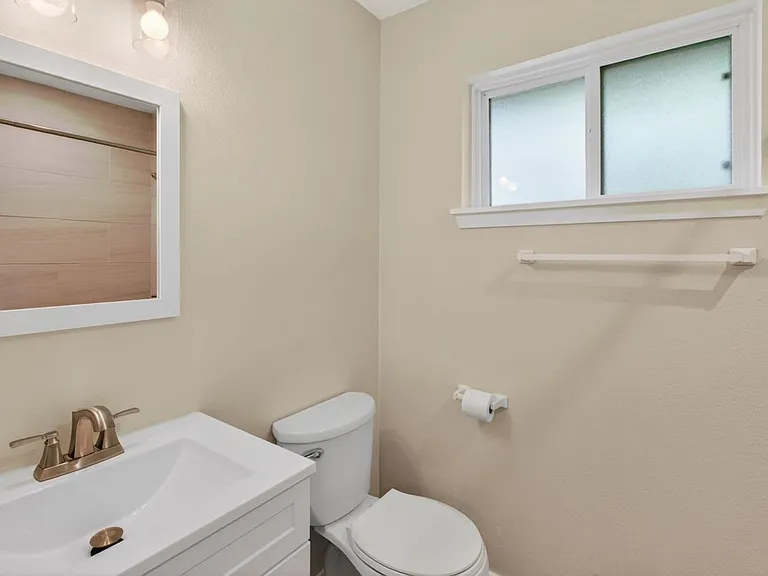 5502 Effingham Dr — Photo 24
