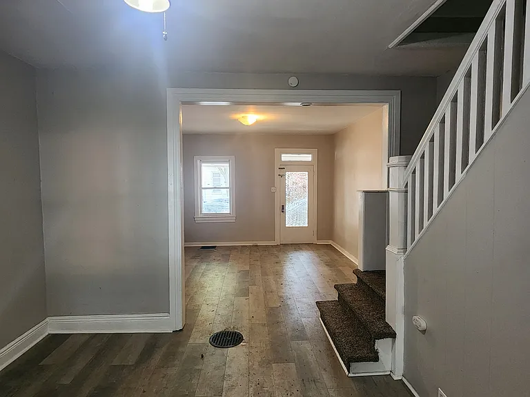 261 Beech St — Photo 6