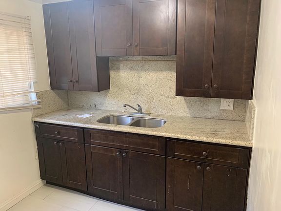 5th image of 3939 W 7th St APT 8