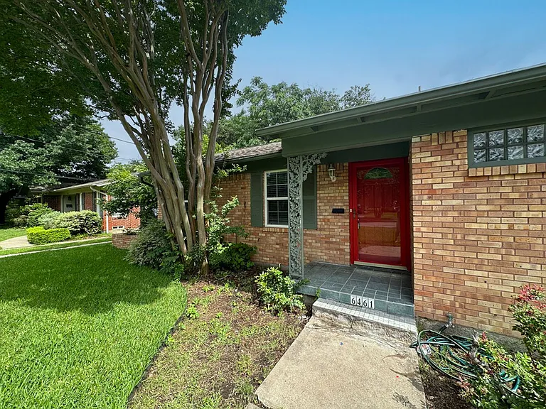 6461 Danbury Ln — Photo 4