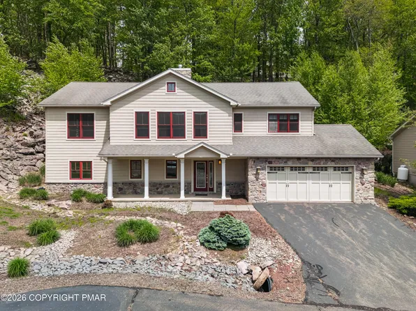 54 Bluestone Ct, Lake Harmony, PA 18624