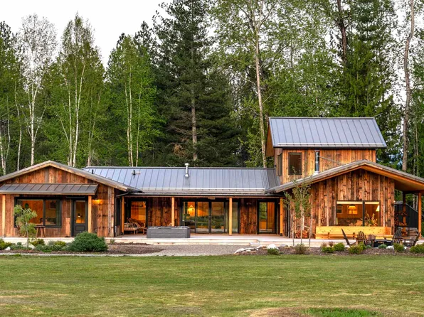 202 Siskin Ln, Sandpoint, ID 83864