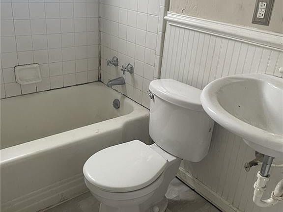 4th image of 1833 Mimosa Dr