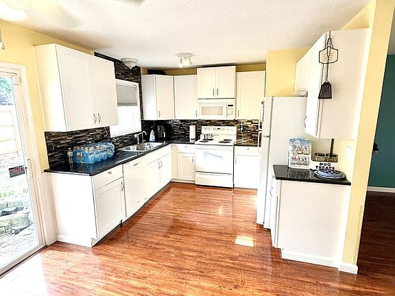 5th image of 8605 NE 94th Ave