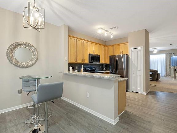 3rd image of 2091 Winterset Dr