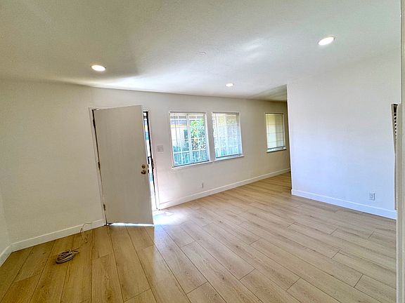 4th image of 6024 Hazelhurst Pl #3