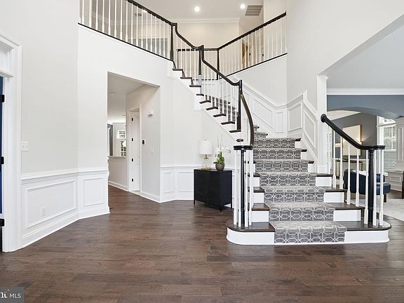 3rd image of 9153 Riesley Ln