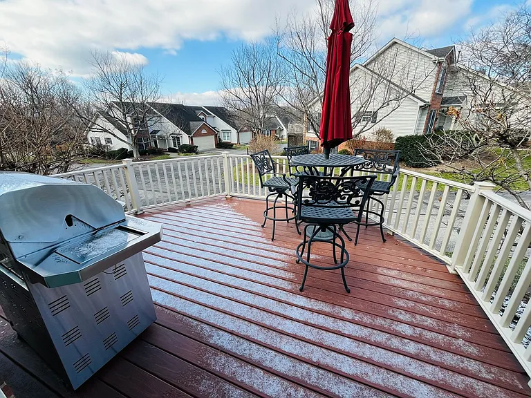 1018 Chateau Ct — Photo 12