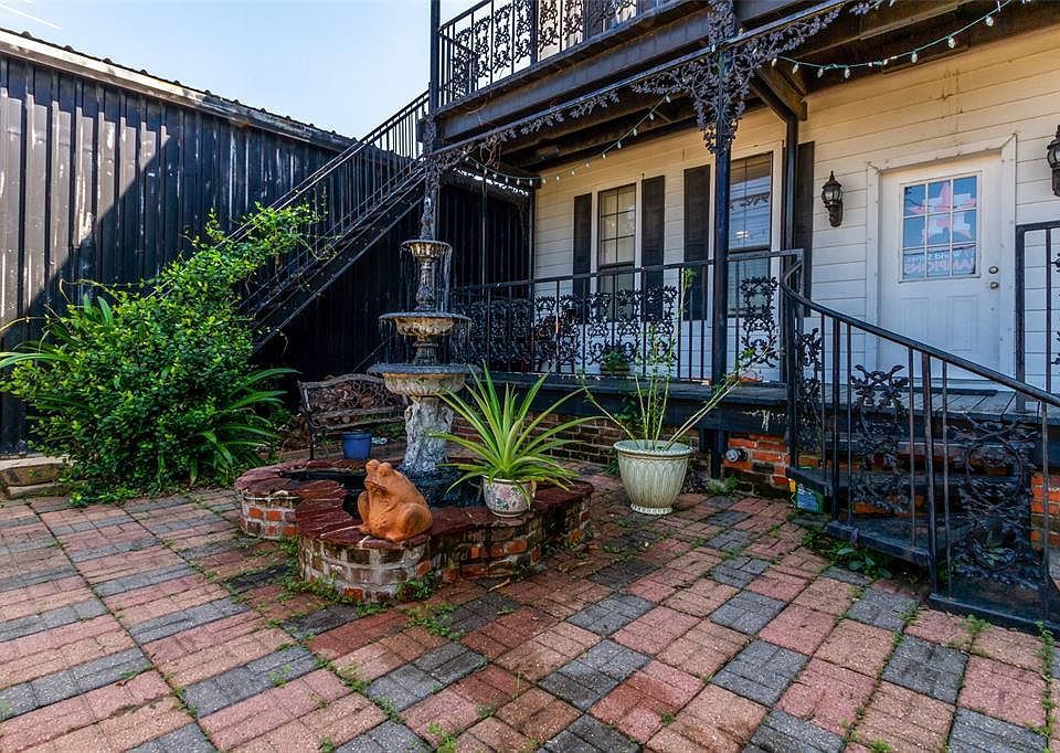 Front courtyard
