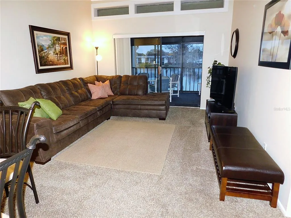 2 bed, 2.0 bath, 924 sqft, $1,800 — Photo 3