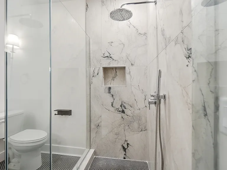 907 Main St #10 — Photo 19