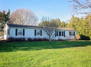 6138 Sweetland Rd, Stafford, NY 14143