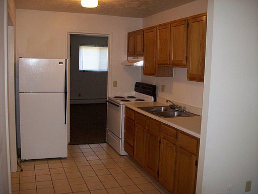 2nd image of 1241 Groesbeck Rd APT 7