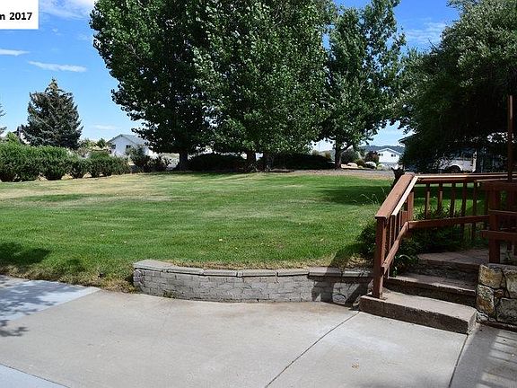 4th image of 470-945 Emerson Dr