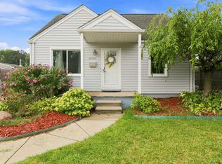 20500 Avalon St, Saint Clair Shores, MI 48080
